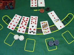 Antarmuka permainan Gaple Online di platform tokeqq dengan tampilan kartu domino digital